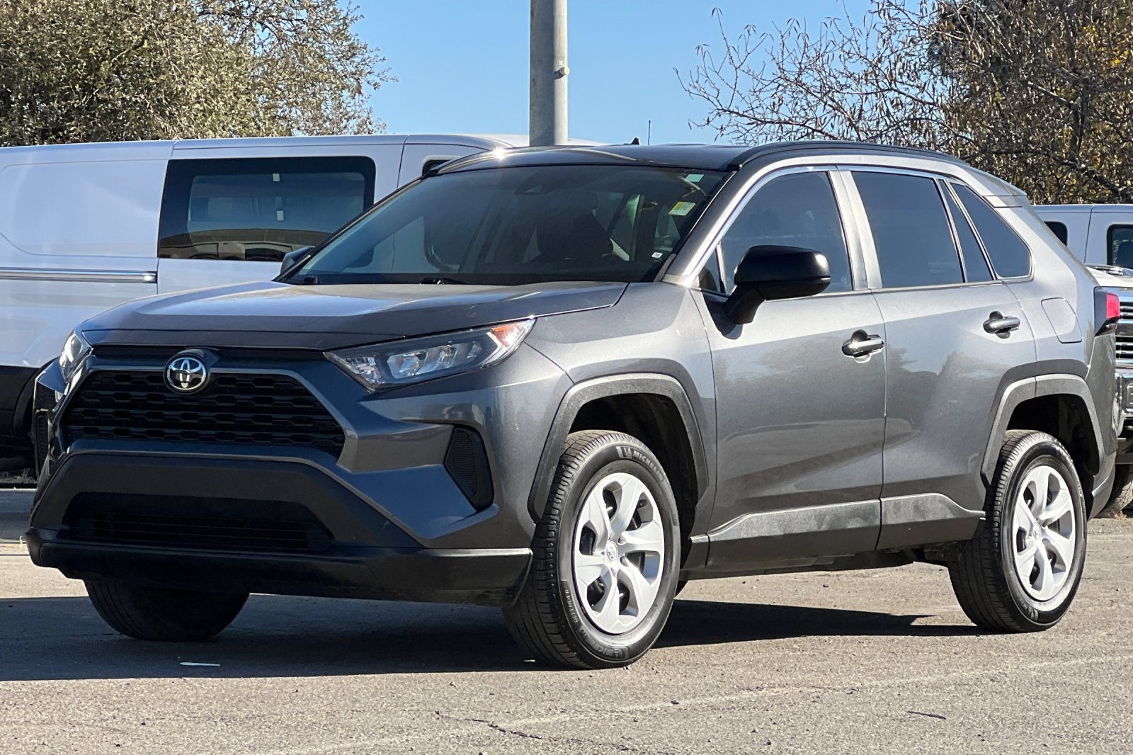 Used 2021 Toyota RAV4 LE FWD image 8