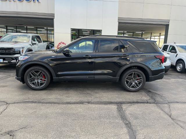 Certified 2025 Ford Explorer ST-Line w/ ST-Line Street Pack AWD/4WD image 3