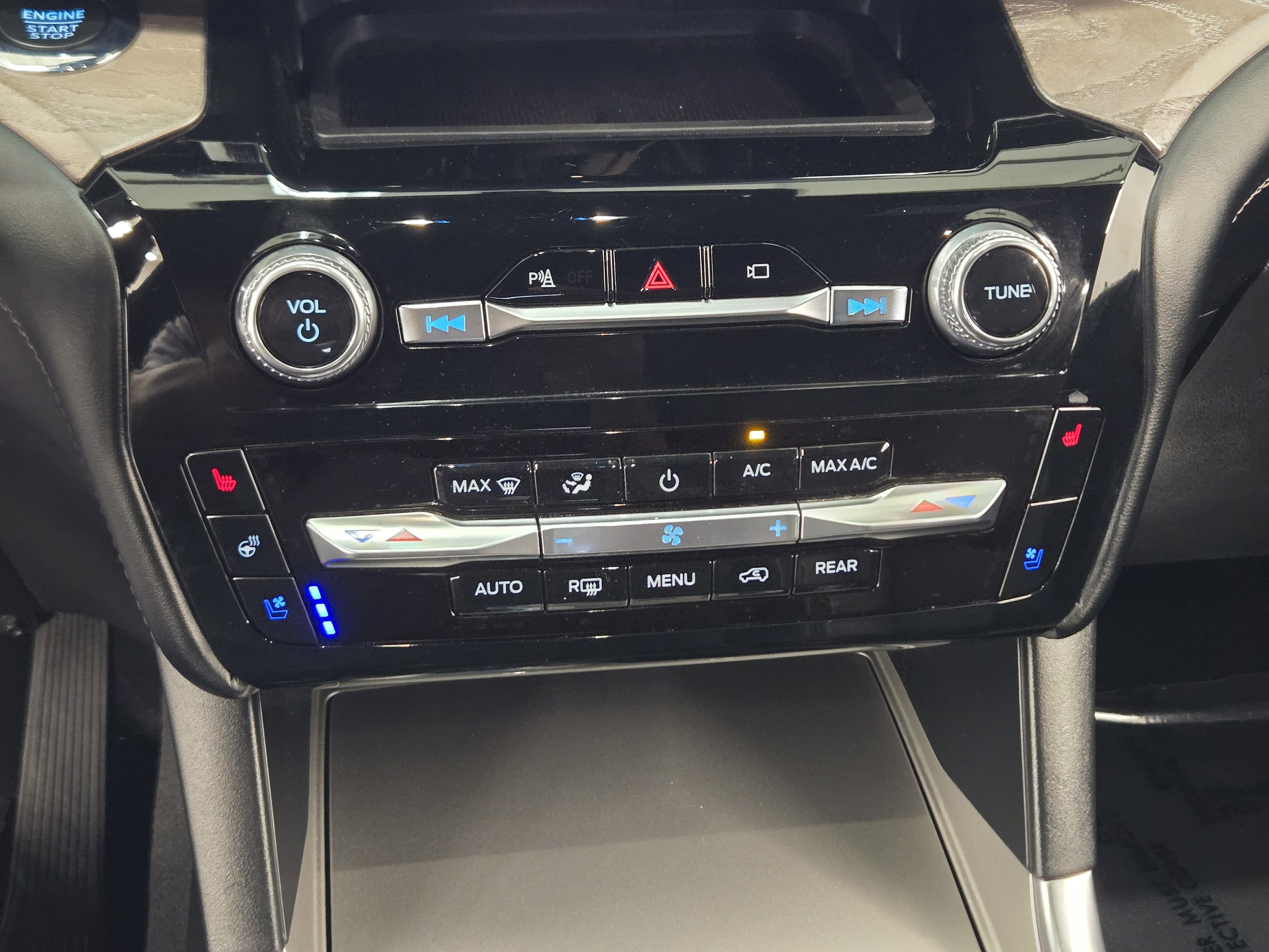 Certified 2023 Ford Explorer Platinum image 17