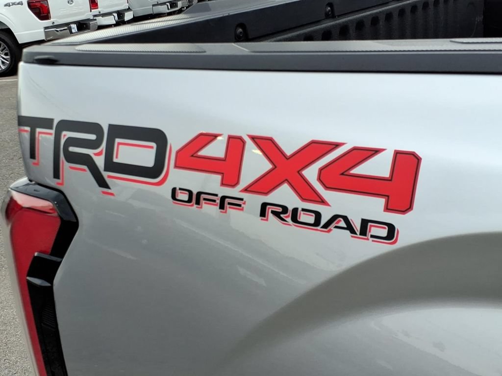 Used 2023 Toyota Tundra Limited AWD/4WD image 10