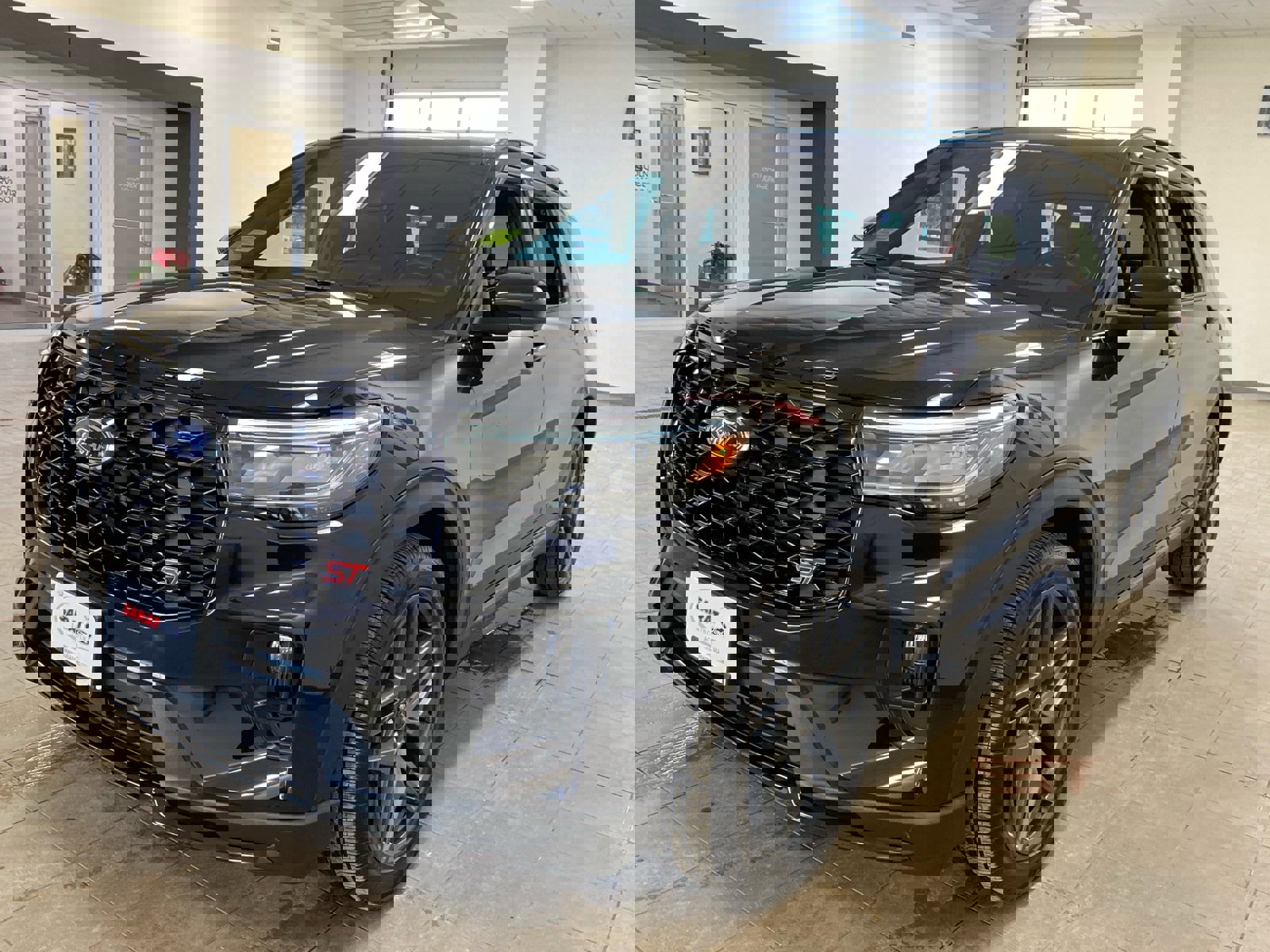 Certified 2025 Ford Explorer ST image 4