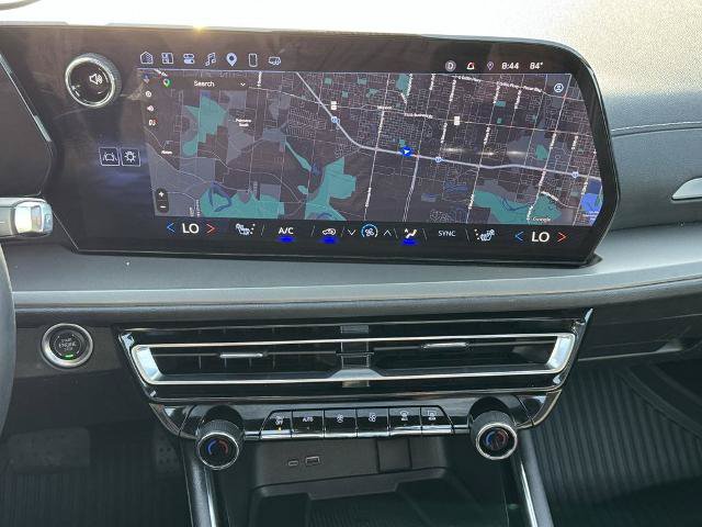 Used 2025 Chevrolet Traverse LT w/ Sun and Wheel Package FWD image 27