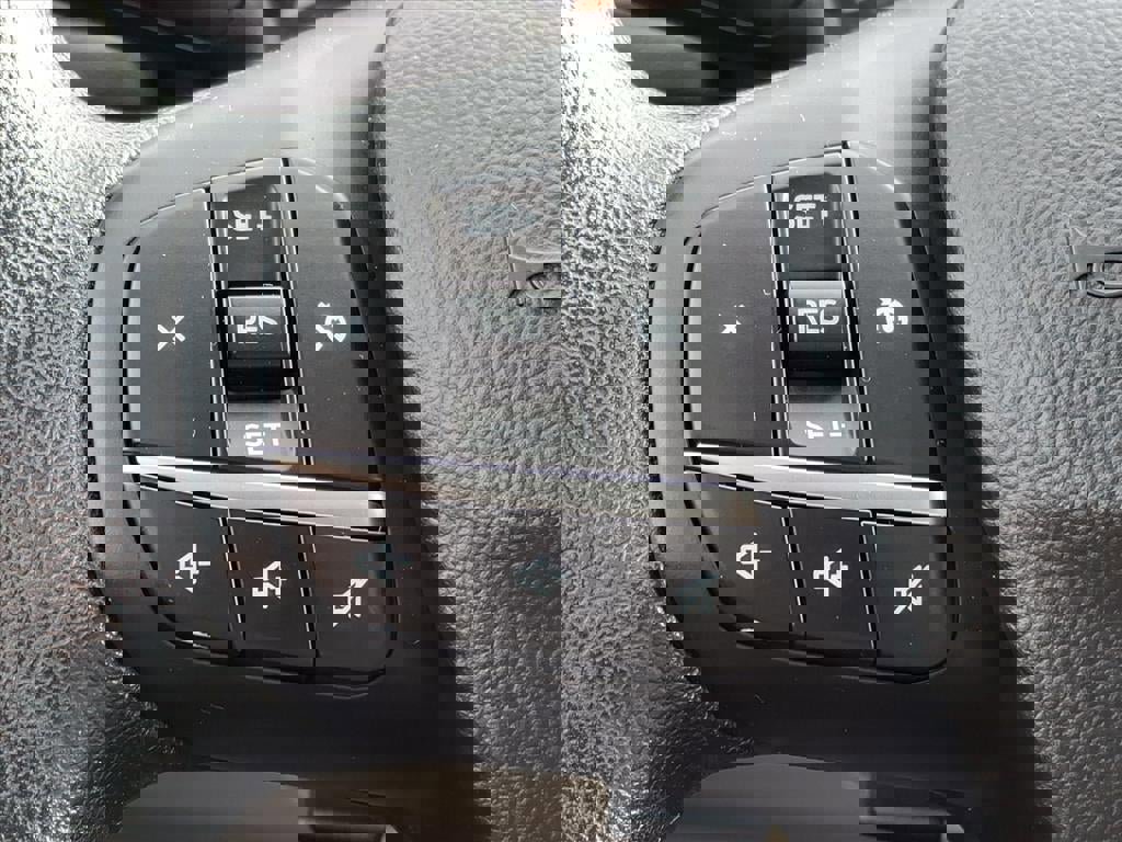 Certified 2020 Ford Escape SE image 23