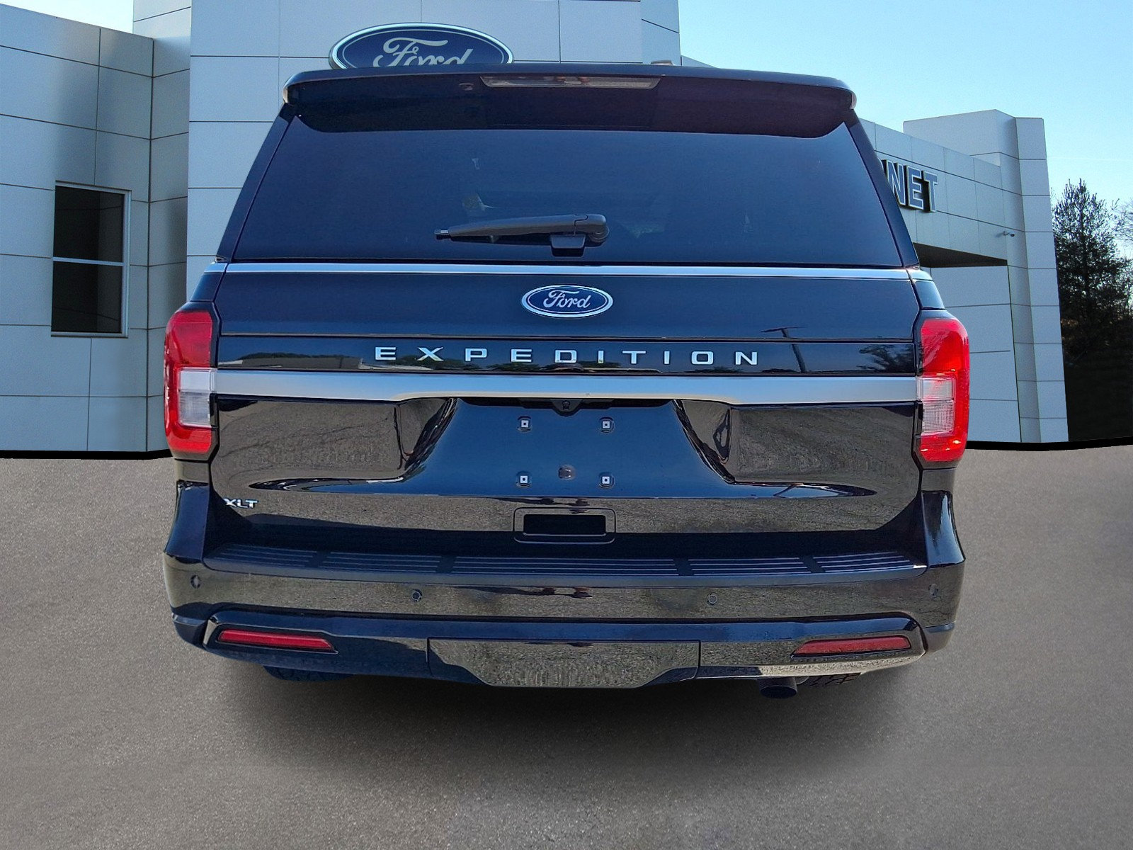Certified 2024 Ford Expedition XLT AWD/4WD image 7