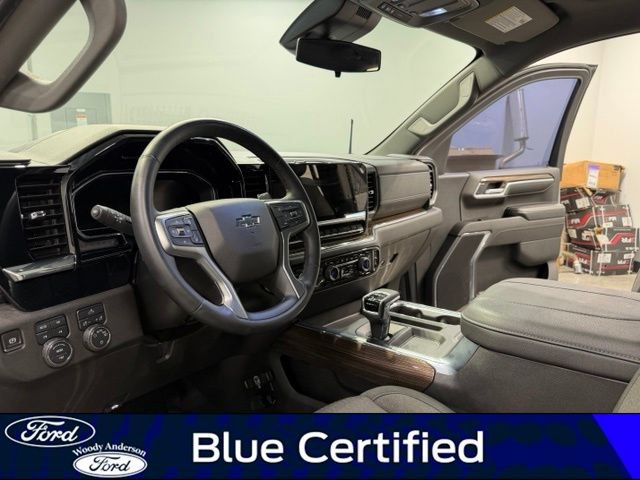 Used 2024 Chevrolet Silverado 1500 LT w/ Z71 Off-Road Package AWD/4WD image 9