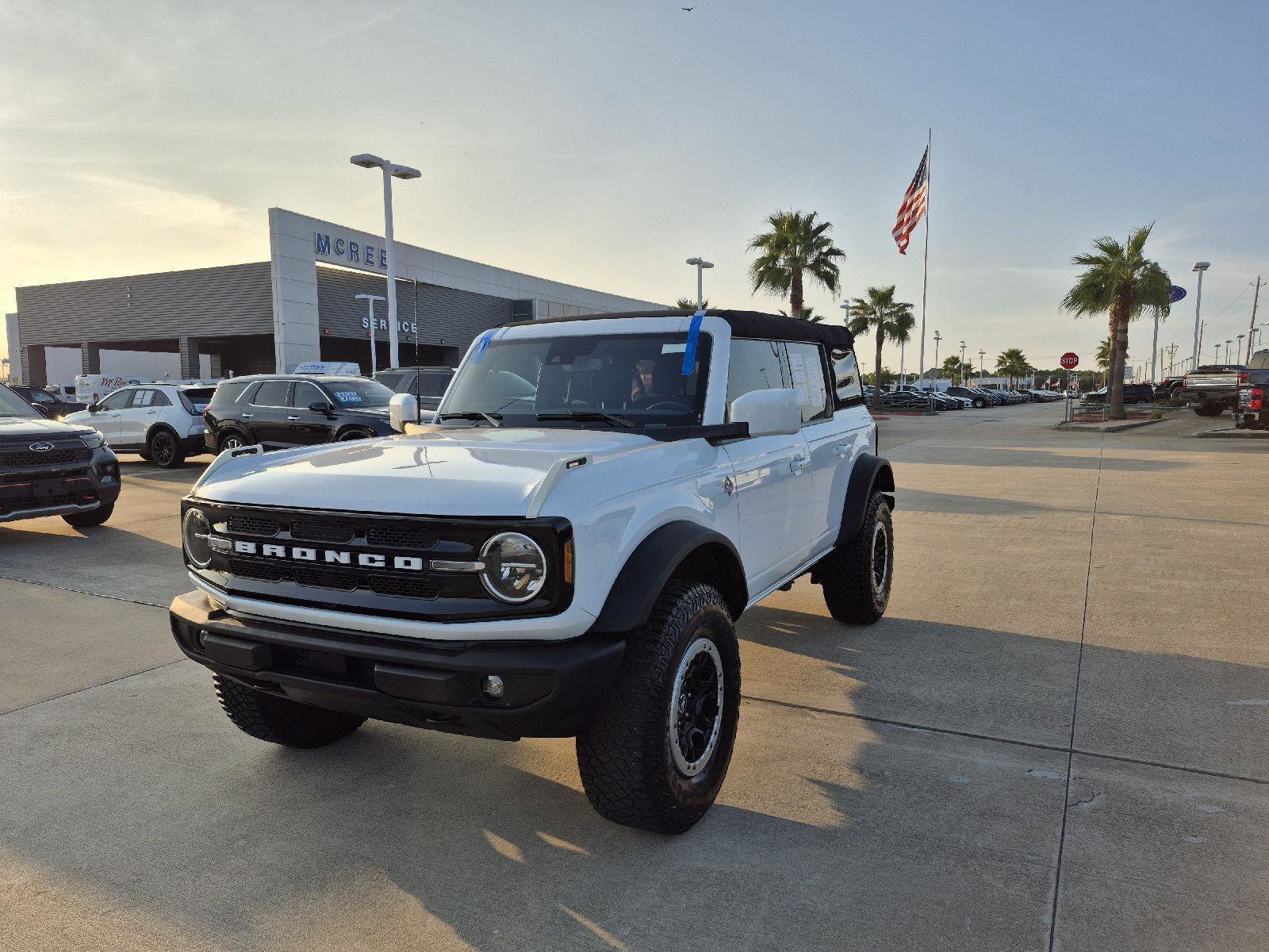 Certified 2023 Ford Bronco Outer Banks w/ Sasquatch Package image 1