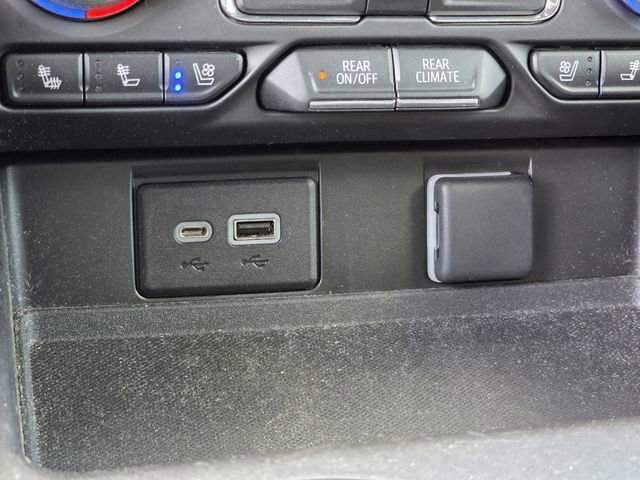 Used 2023 GMC Yukon AT4 w/ Technology Package AWD/4WD image 24