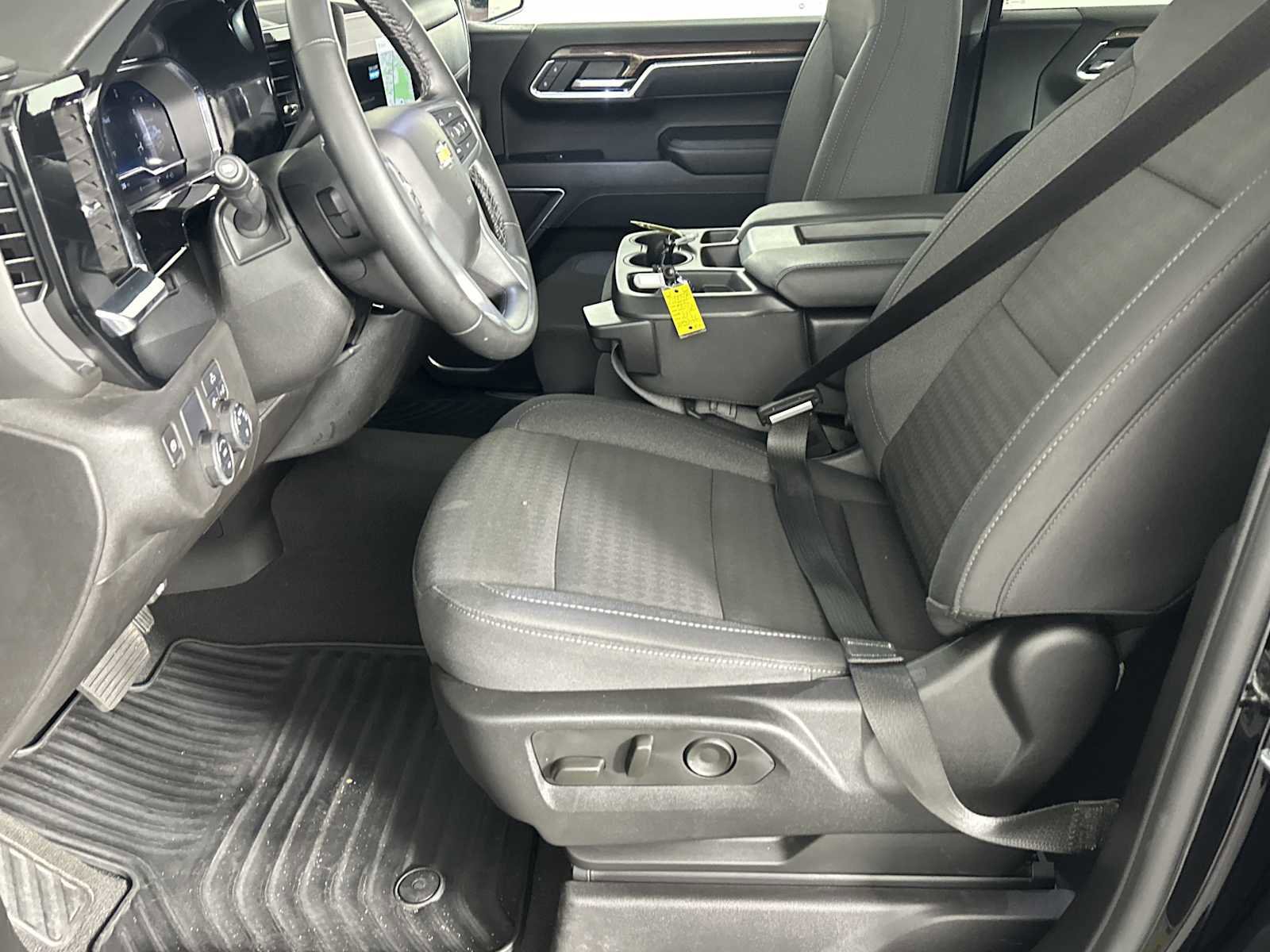 Used 2025 Chevrolet Silverado 1500 LT image 7