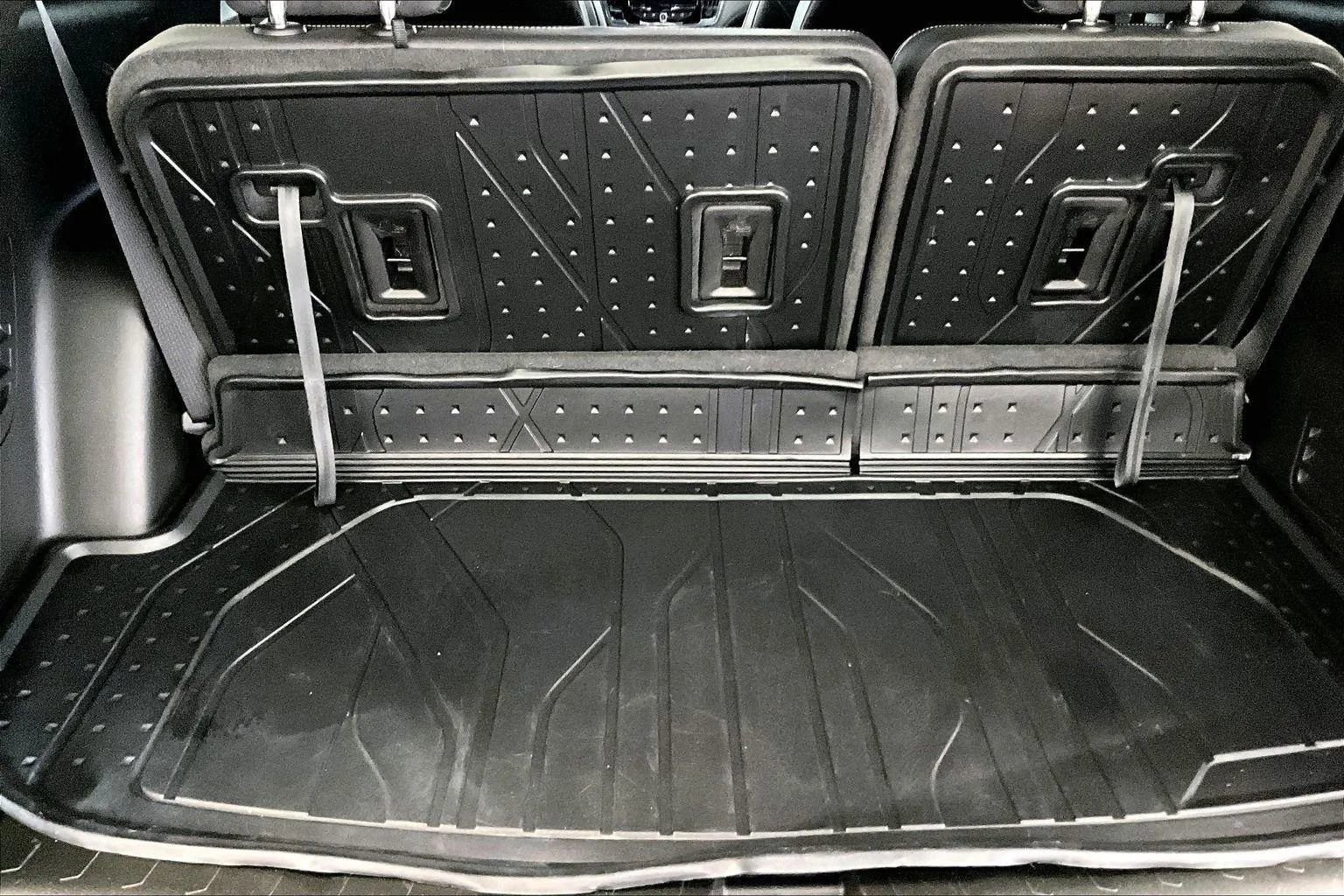 Used 2022 Chevrolet Traverse Premier w/ Redline Edition image 34