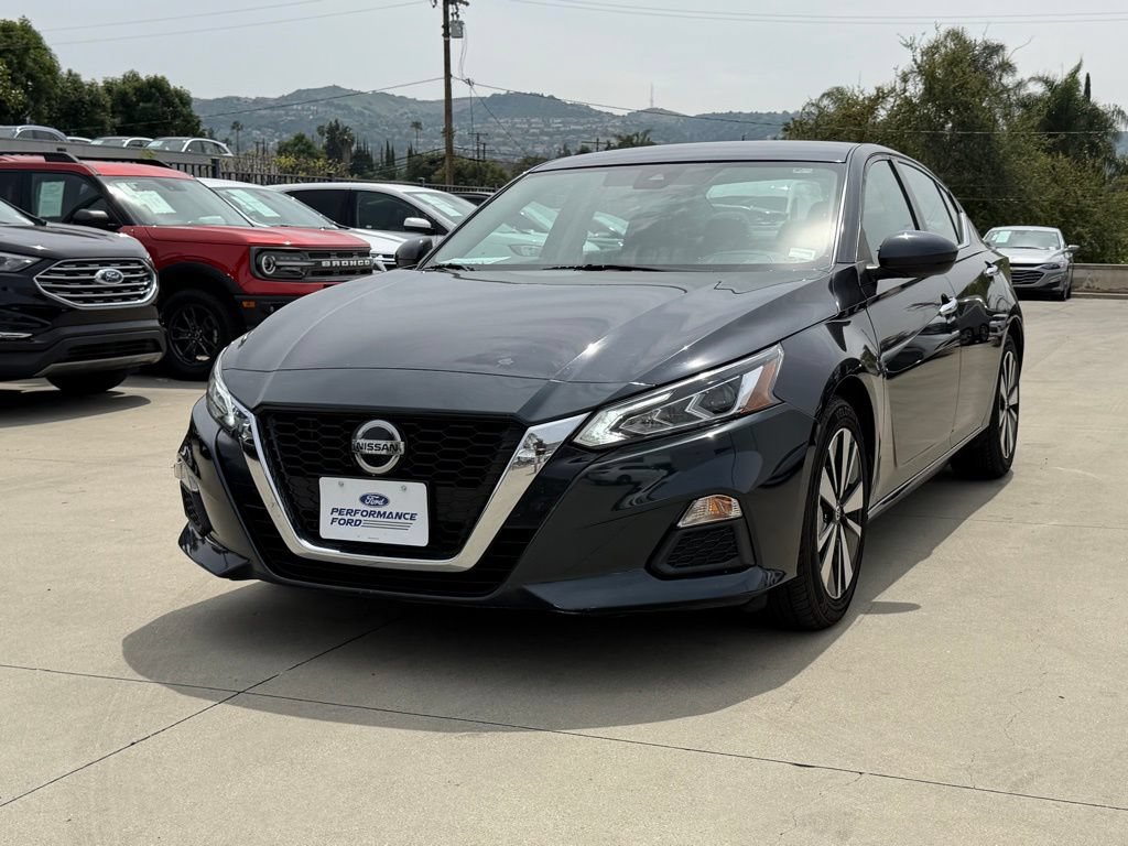 Used 2022 Nissan Altima 2.5 SV FWD image 2