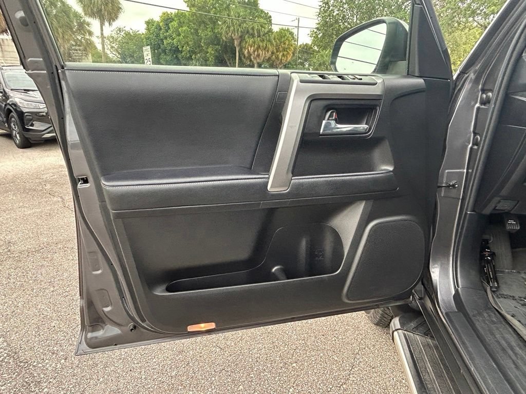 Used 2021 Toyota 4Runner SR5 Premium w/ Moonroof Package AWD/4WD image 36