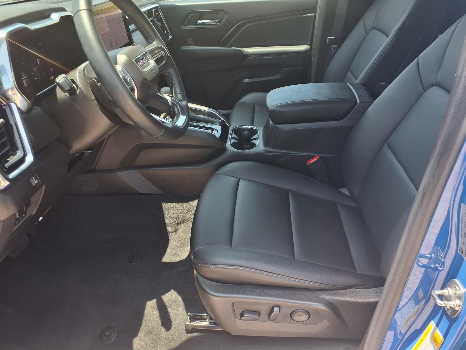 Used 2025 GMC Canyon Elevation w/ Convenience Package RWD image 16