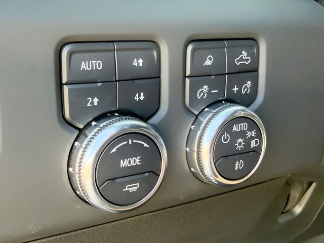 Used 2025 GMC Sierra 2500 AT4 w/ AT4 Premium Plus Package AWD/4WD image 28