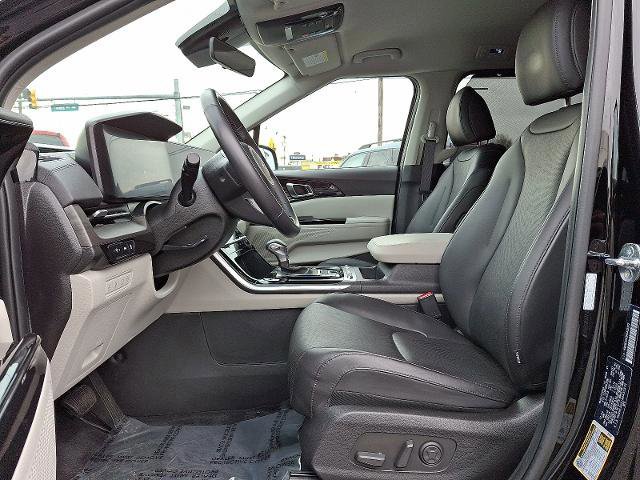 Used 2024 Kia Carnival SX image 13