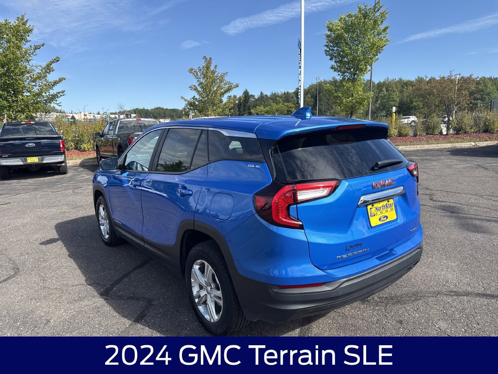 Used 2024 GMC Terrain SLE AWD/4WD image 11