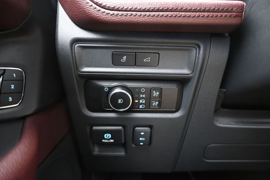 Certified 2024 Ford Expedition Limited RWD image 18
