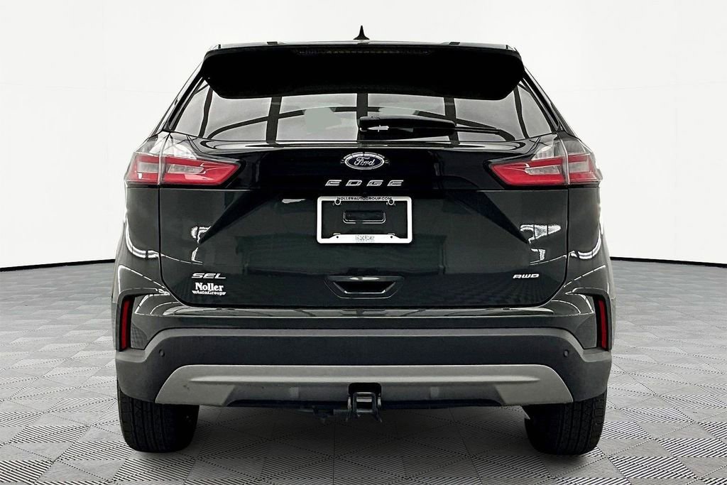 Certified 2024 Ford Edge SEL w/ Convenience Package AWD/4WD image 4