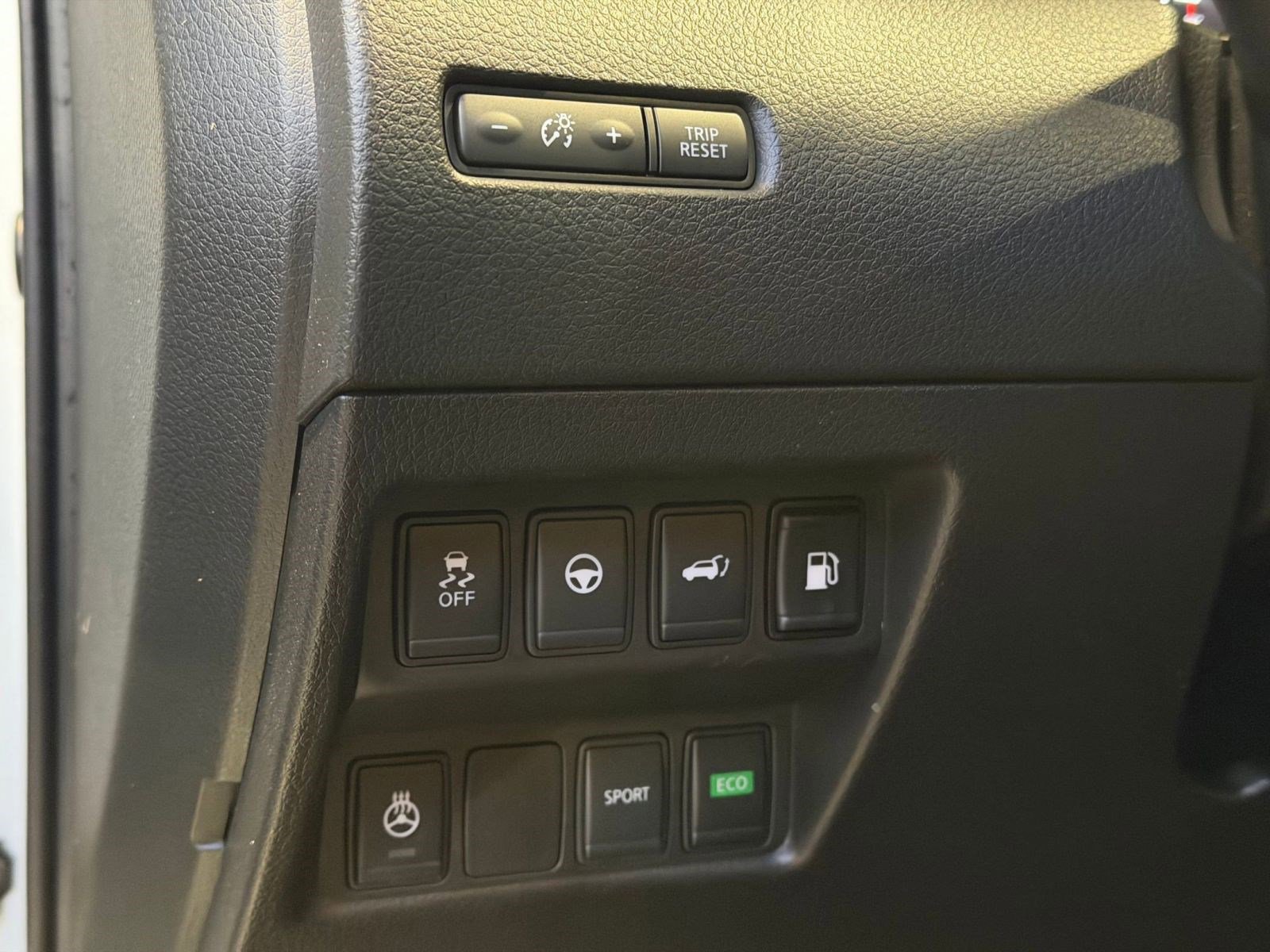 Used 2018 Nissan Rogue SL w/ Premium Package image 19