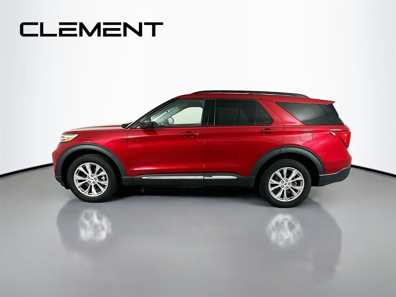 Certified 2023 Ford Explorer XLT w/ Equipment Group 202A AWD/4WD image 6