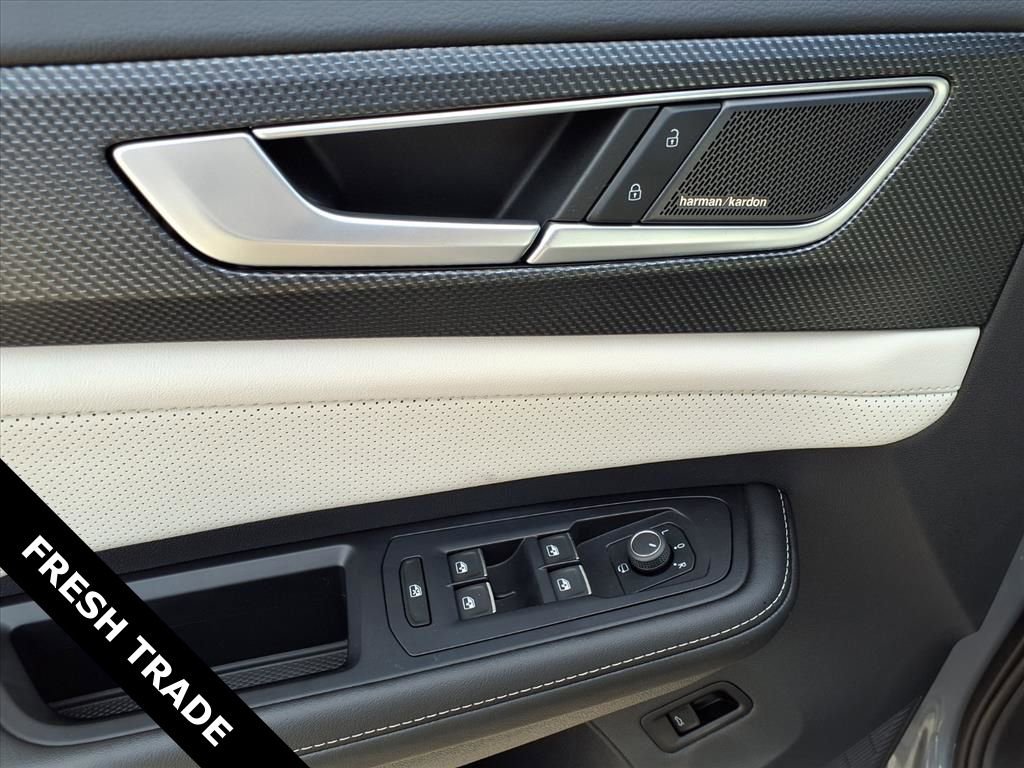 Used 2024 Volkswagen Atlas Cross Sport SEL Premium R-Line AWD/4WD image 23