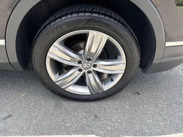 Used 2019 Volkswagen Tiguan SEL Premium AWD/4WD image 12