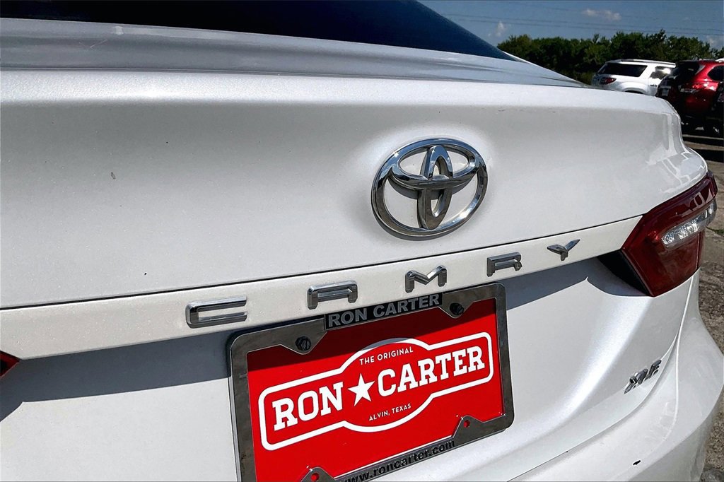 Used 2020 Toyota Camry XLE image 27