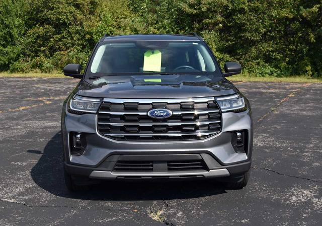 Certified 2025 Ford Explorer Active w/ Active Comfort Package AWD/4WD image 8