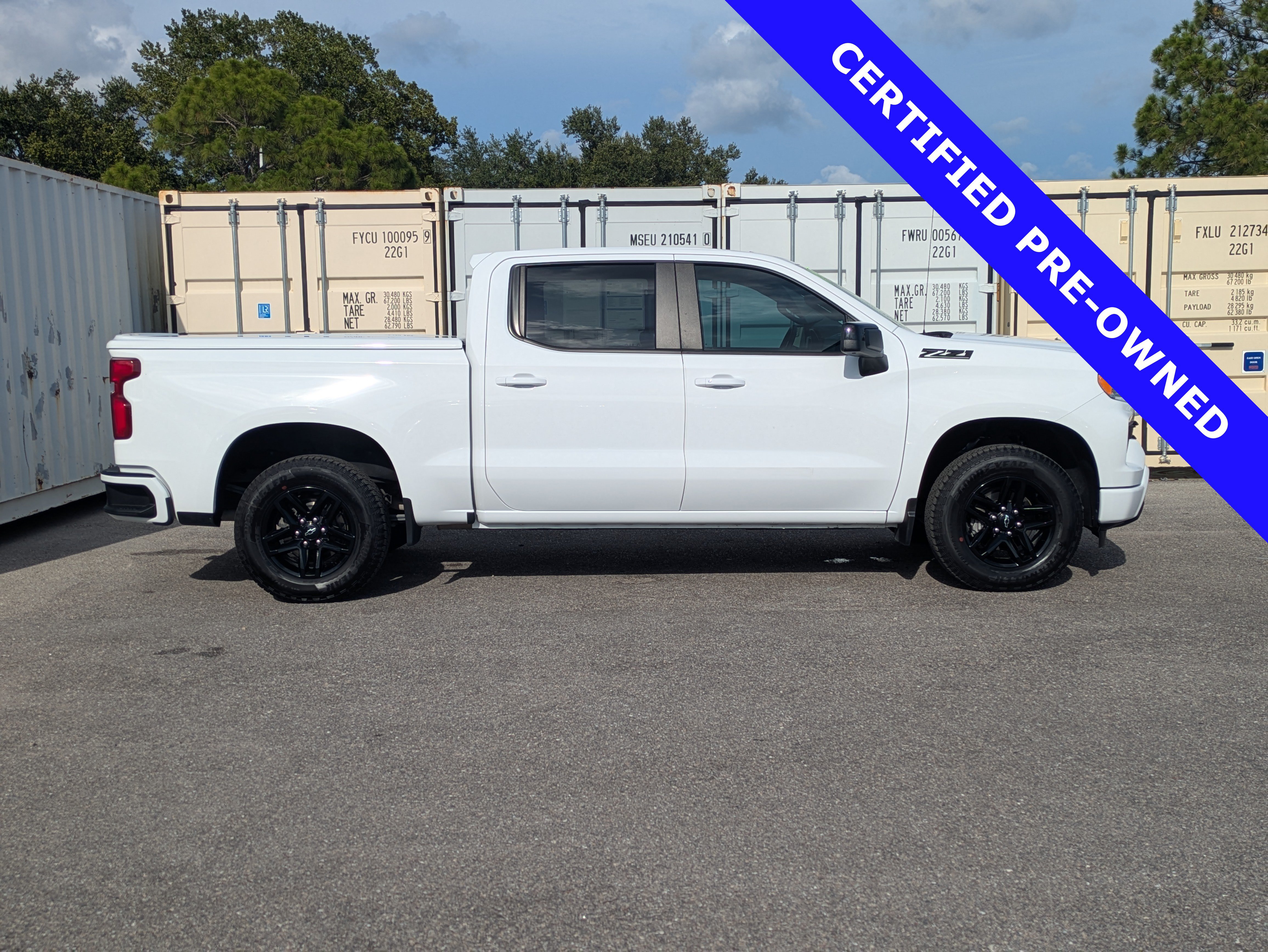 Used 2025 Chevrolet Silverado 1500 RST AWD/4WD image 3