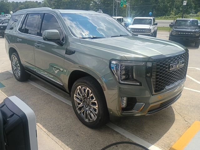 Used 2023 GMC Yukon Denali Ultimate AWD/4WD image 8