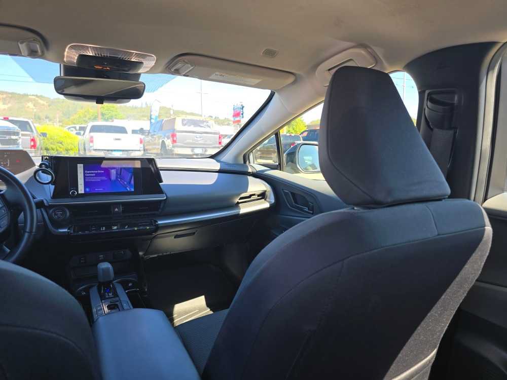 Used 2023 Toyota Prius LE FWD image 14
