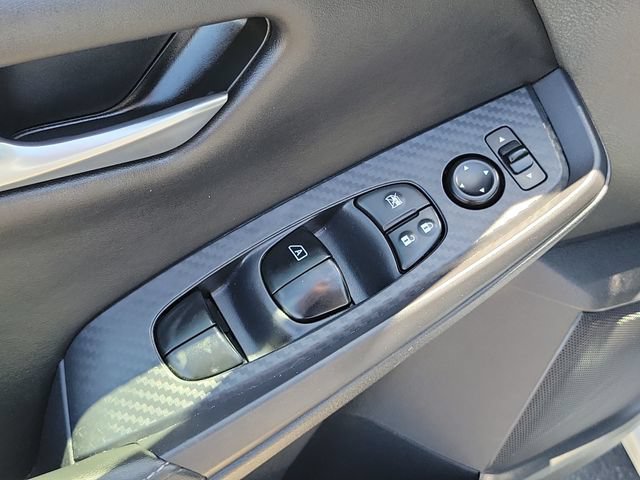 Used 2024 Nissan Sentra SV FWD image 14