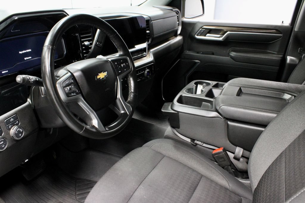 Used 2024 Chevrolet Silverado 1500 LT AWD/4WD image 25