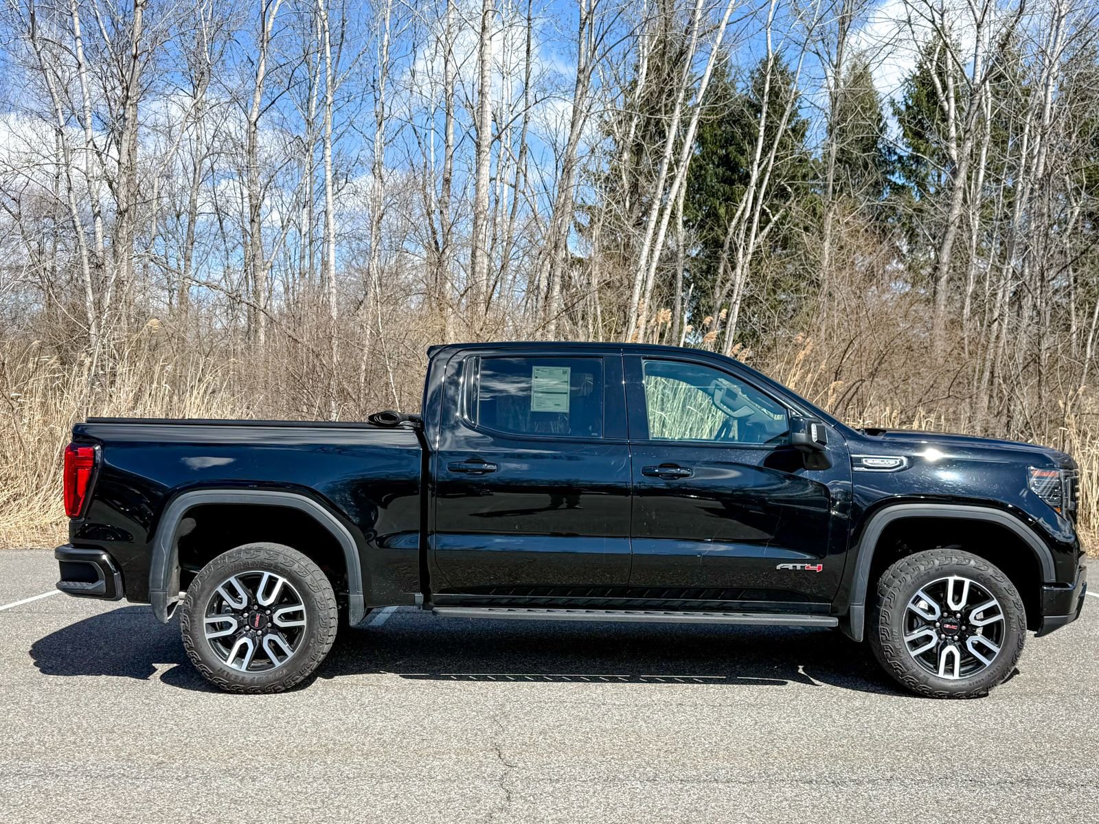 Used 2024 GMC Sierra 1500 AT4 w/ Technology Package image 2