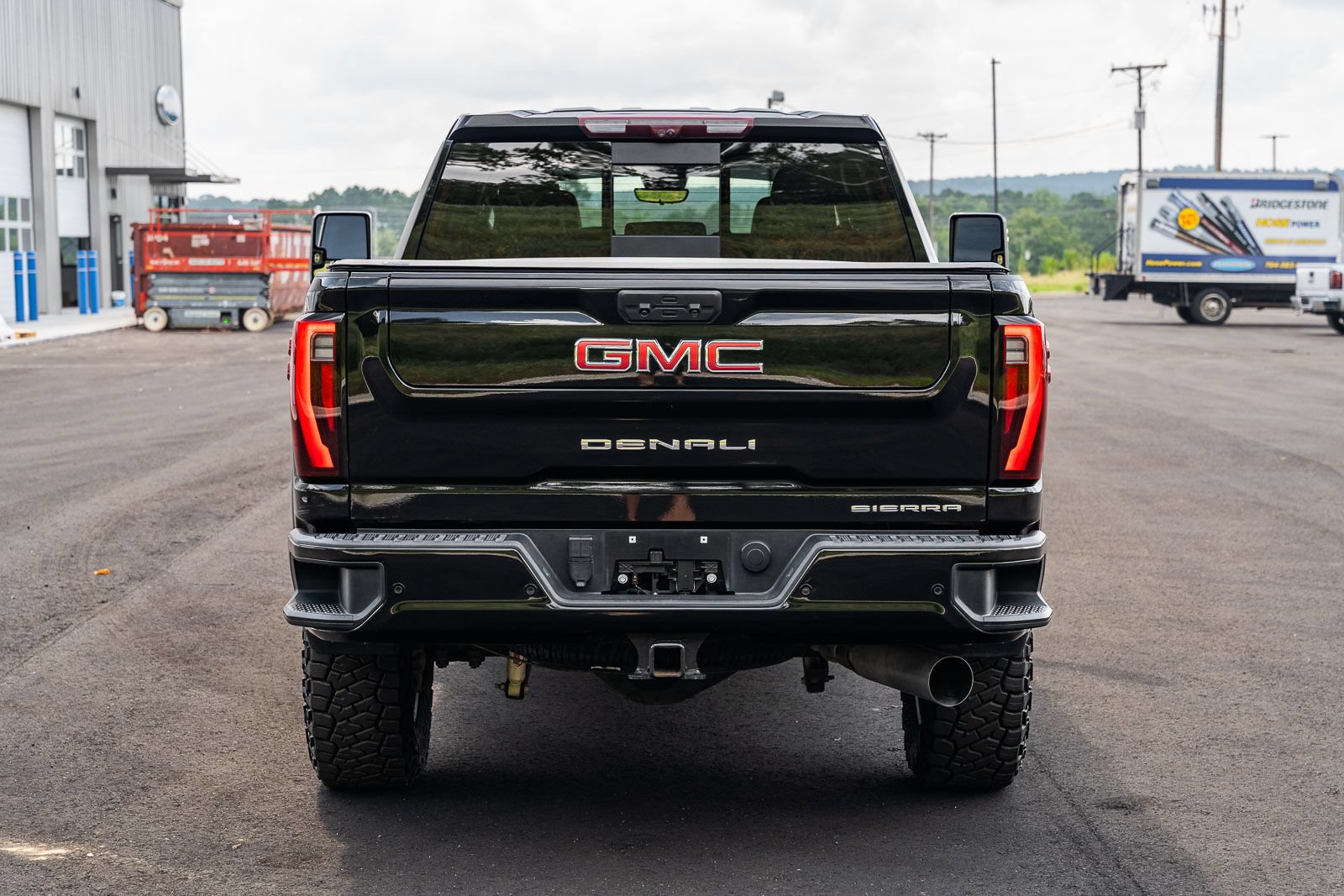 Used 2024 GMC Sierra 2500 Denali w/ Denali Reserve Package AWD/4WD image 6