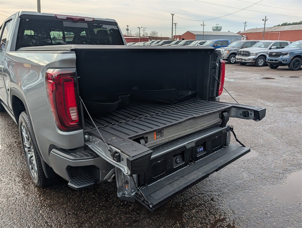 Used 2025 GMC Sierra 1500 Denali Ultimate image 10