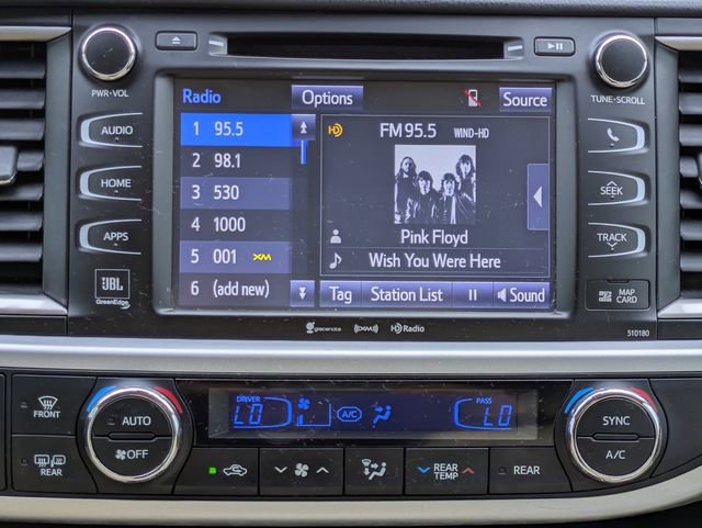 Used 2018 Toyota Highlander Limited Platinum FWD image 18