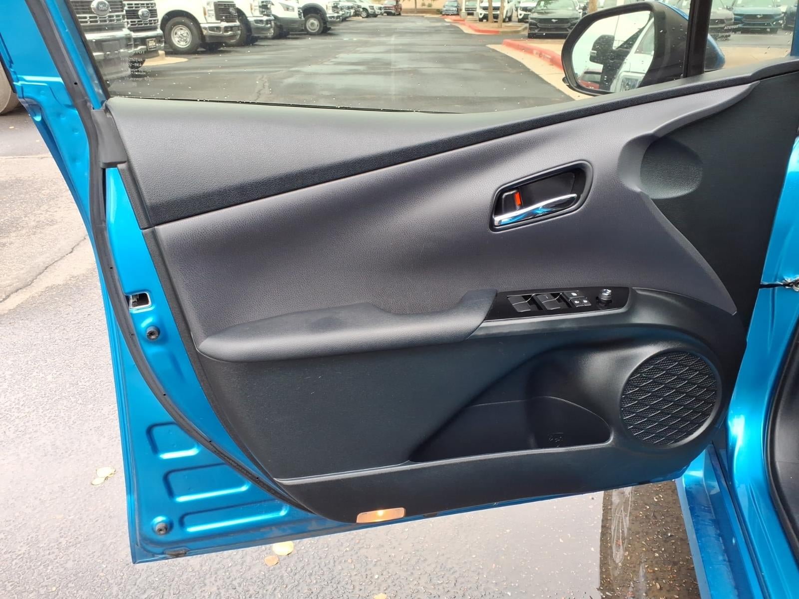 Used 2021 Toyota Prius L Eco FWD image 20