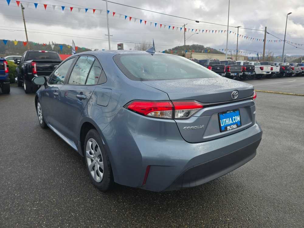 Used 2023 Toyota Corolla LE image 3