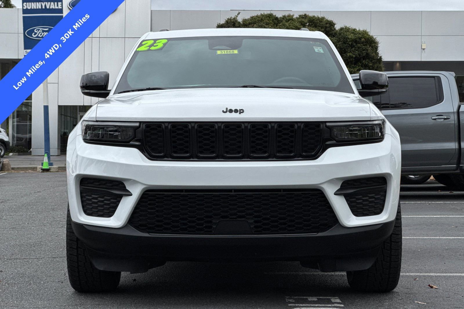 Used 2023 Jeep Grand Cherokee Altitude image 9