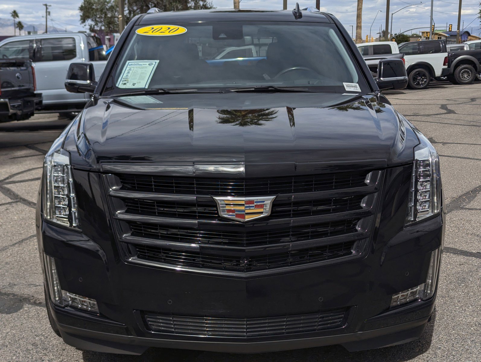 Used 2020 Cadillac Escalade Luxury w/ Escalade Sport Edition AWD/4WD image 6