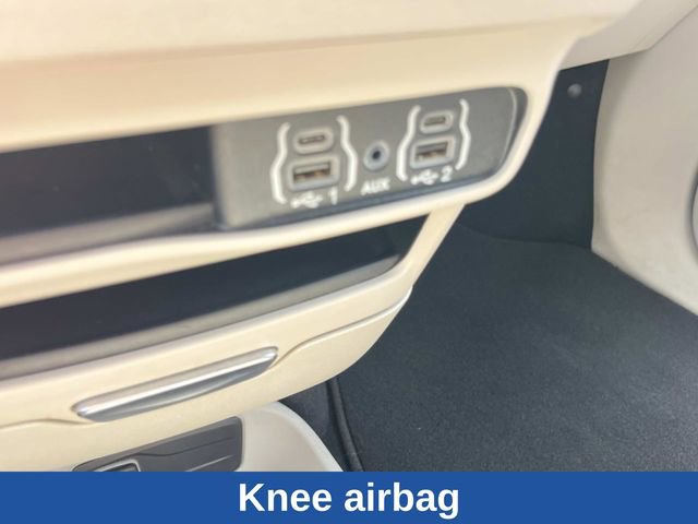 Used 2023 Chrysler Pacifica Touring-L FWD image 40
