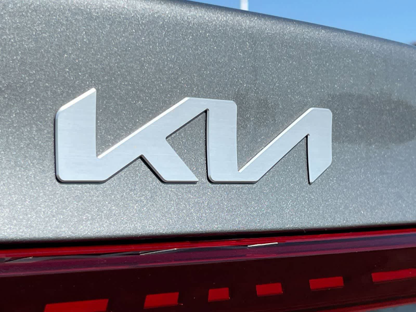 Used 2023 Kia Forte LXS FWD image 12