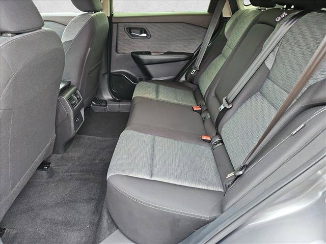 Used 2023 Nissan Rogue SV FWD image 18