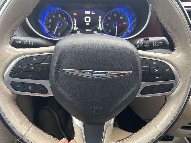 Used 2020 Chrysler Pacifica Limited image 18