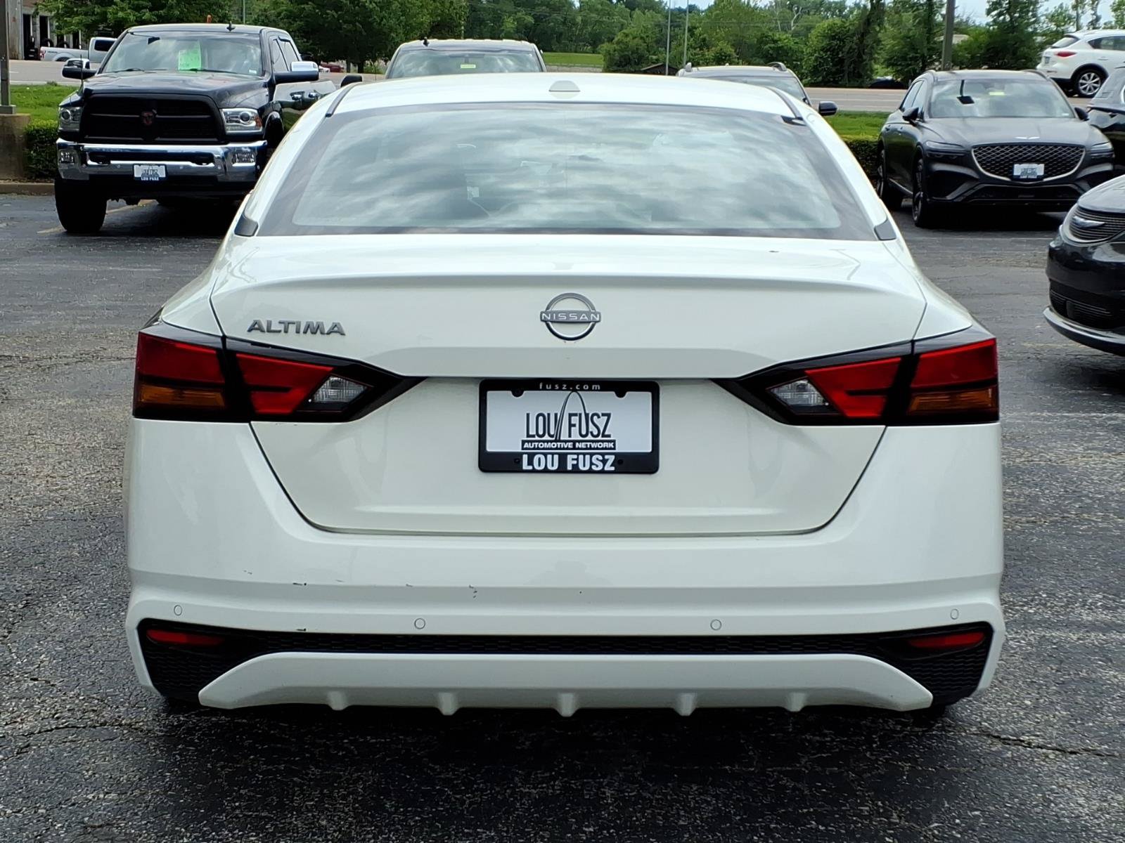 Used 2025 Nissan Altima 2.5 SV FWD image 30