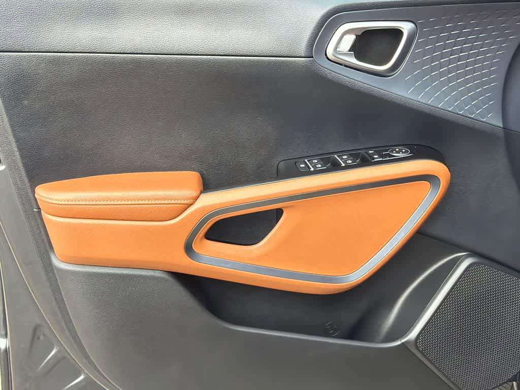 Used 2024 Kia Soul EX w/ Option Group 015 FWD image 11