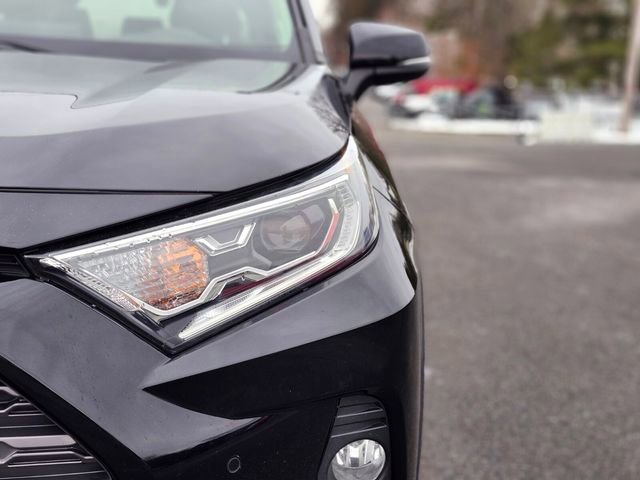 Used 2020 Toyota RAV4 Limited image 10