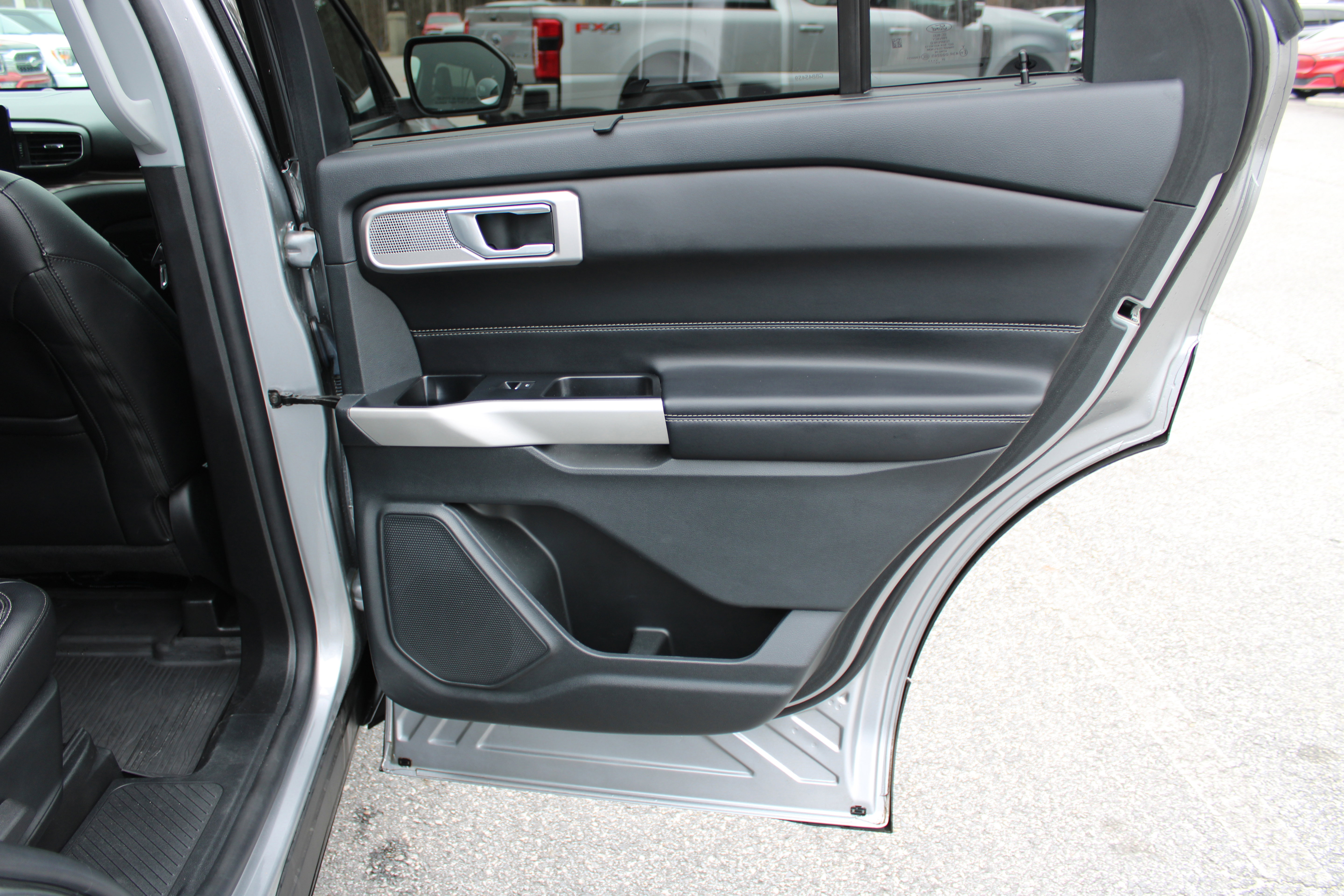 Certified 2021 Ford Explorer Limited w/ Equipment Group 301A image 15