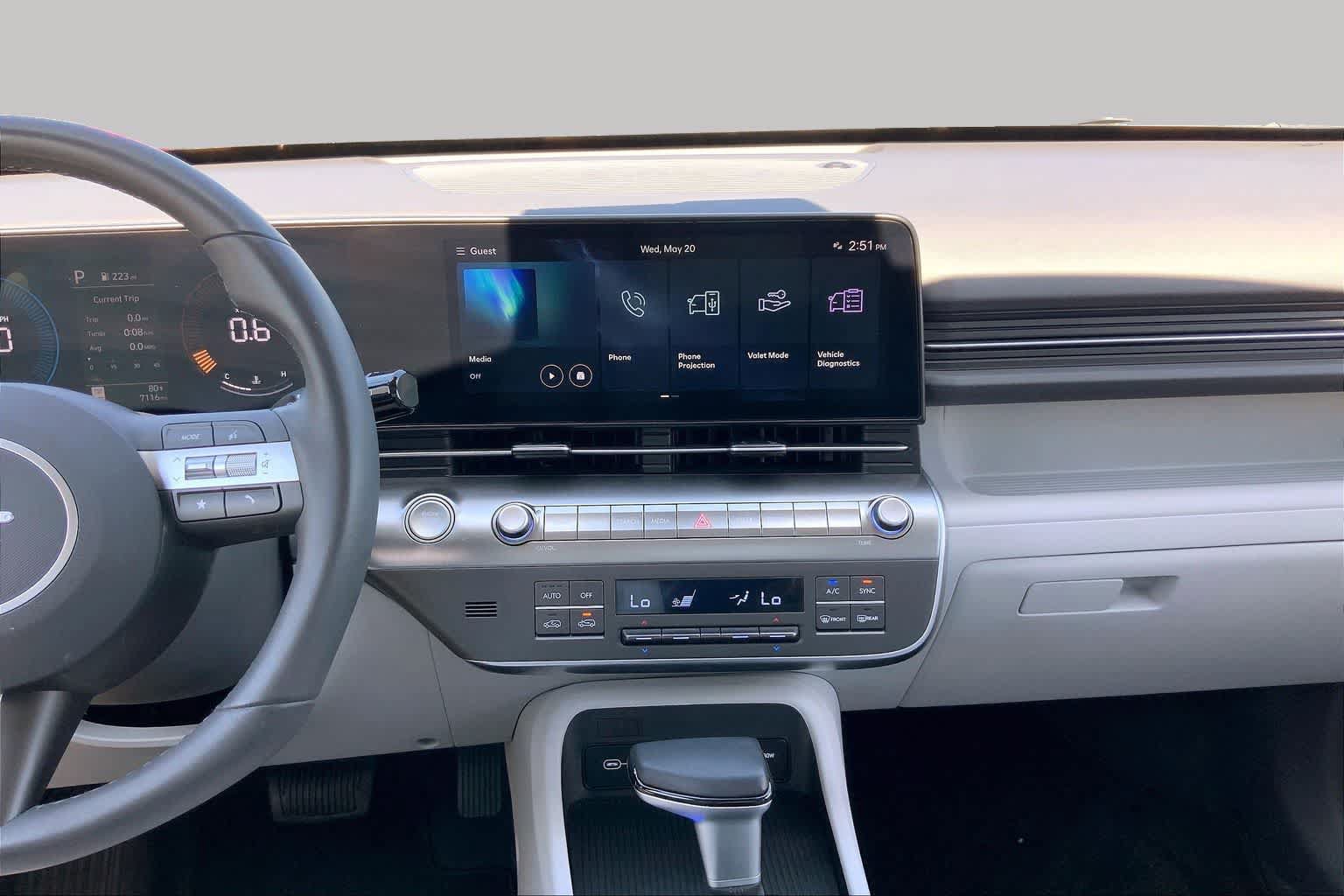 Used 2024 Hyundai Kona SEL FWD image 7