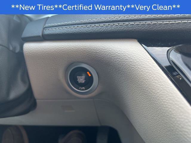 Used 2022 Chrysler Pacifica Touring-L w/ Uconnect Theater Family Group image 37